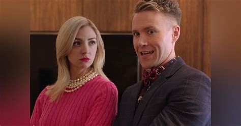 Watch Odd Mom Out Season 2 Streaming Online.